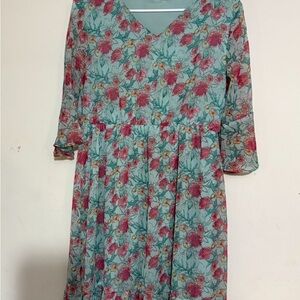 EasyBuy-Floral V-Neck Dress 3/4 Sleeves Size Small